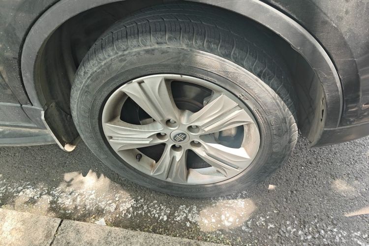 Used Bestune X80 2015 2.0L Manual Luxury Edition Right Front Wheel Hub