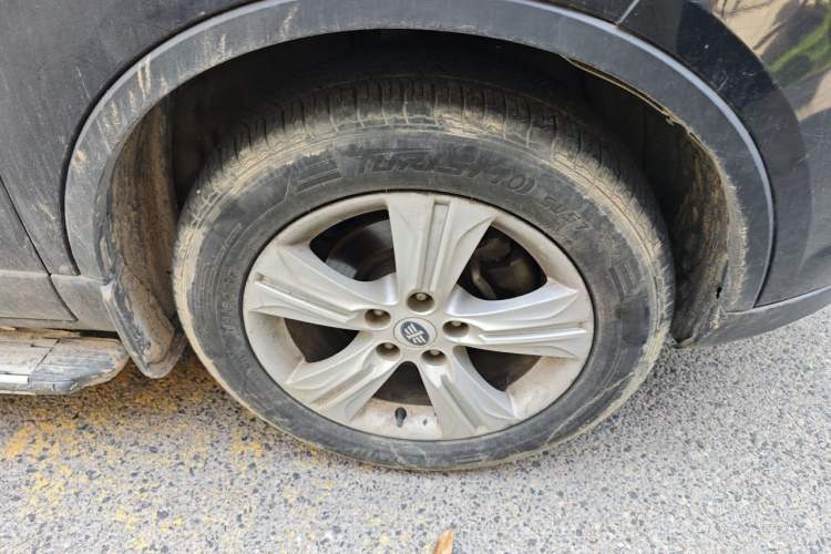 Used Bestune X80 2015 2.0L Automatic Comfort Anniversary Edition Right Front Wheel Hub