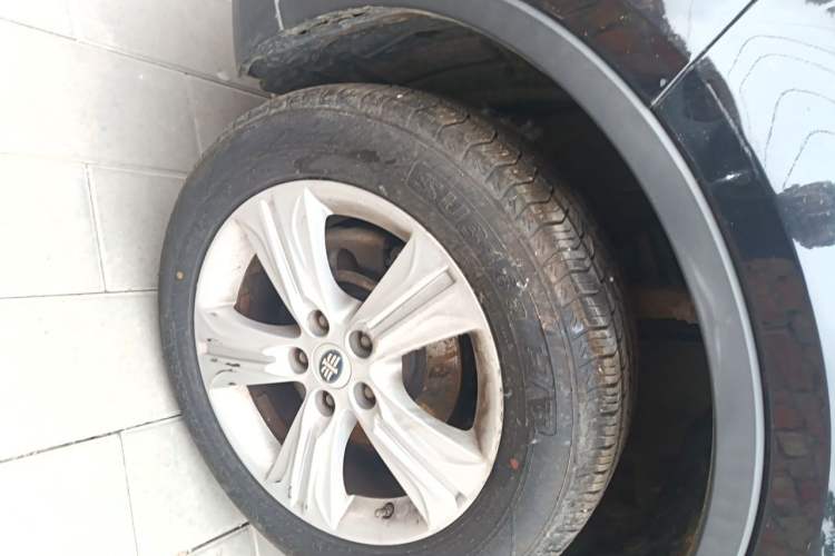 Used Bestune X80 2015 2.0L Automatic Comfort Anniversary Edition Right Front Wheel Hub