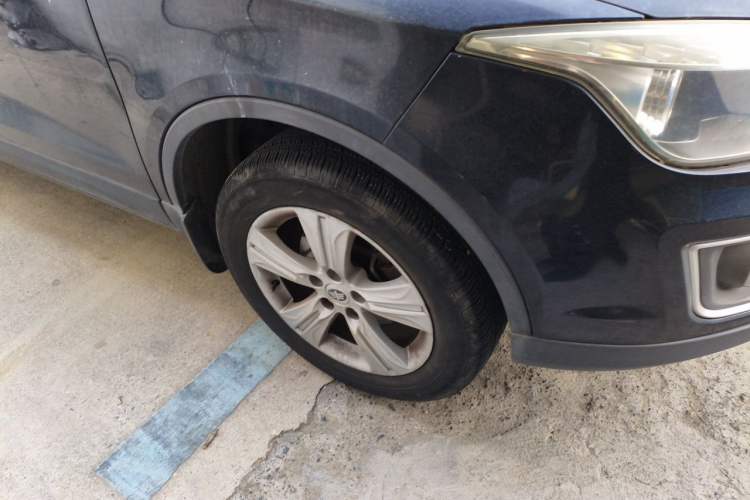 Used Bestune X80 2015 2.0L automatic luxury version Right Front Wheel Hub