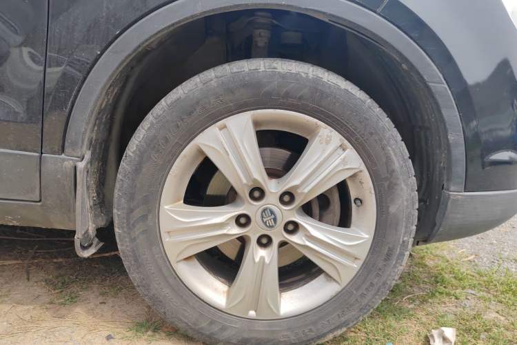 Used Bestune X80 2015 2.0L Automatic Comfort Anniversary Edition Right Front Wheel Hub
