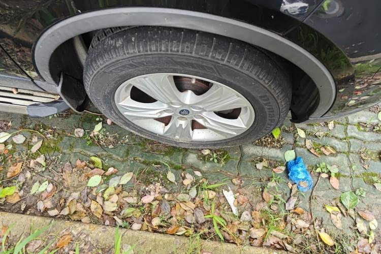 Used Bestune X80 2015 1.8T Automatic Luxury Model Right Front Wheel Hub