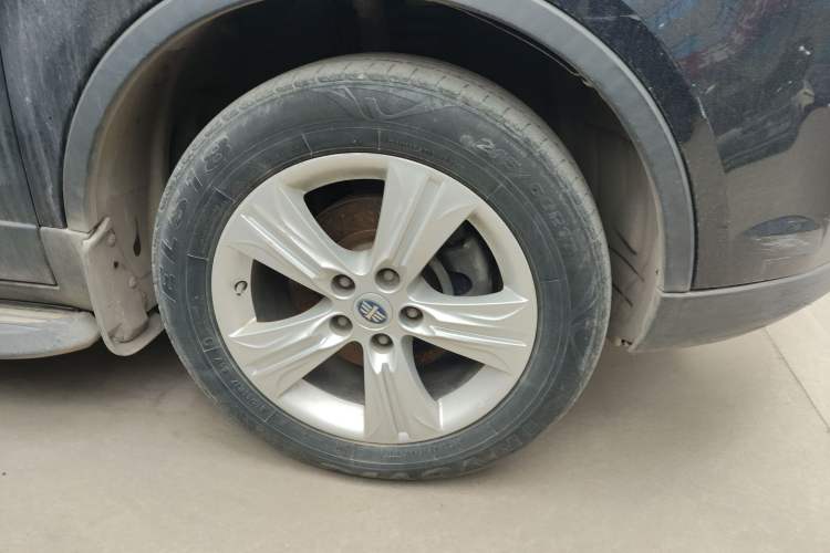 Used Bestune X80 2015 2.0L Automatic Comfort Anniversary Edition Right Front Wheel Hub