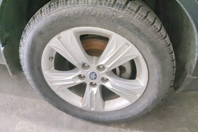 Used Bestune X80 2015 2.0L Manual Luxury Edition Right Front Wheel Hub