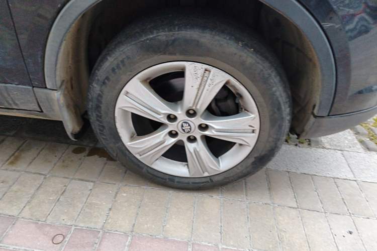 Used Bestune X80 2015 2.0L Automatic Comfort Anniversary Edition Right Front Wheel Hub