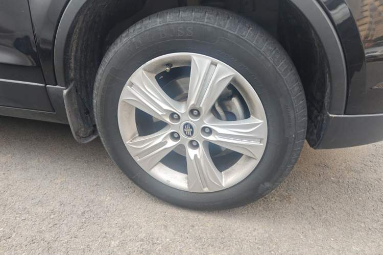 Used Bestune X80 2015 2.0L Automatic Comfort Anniversary Edition Right Front Wheel Hub