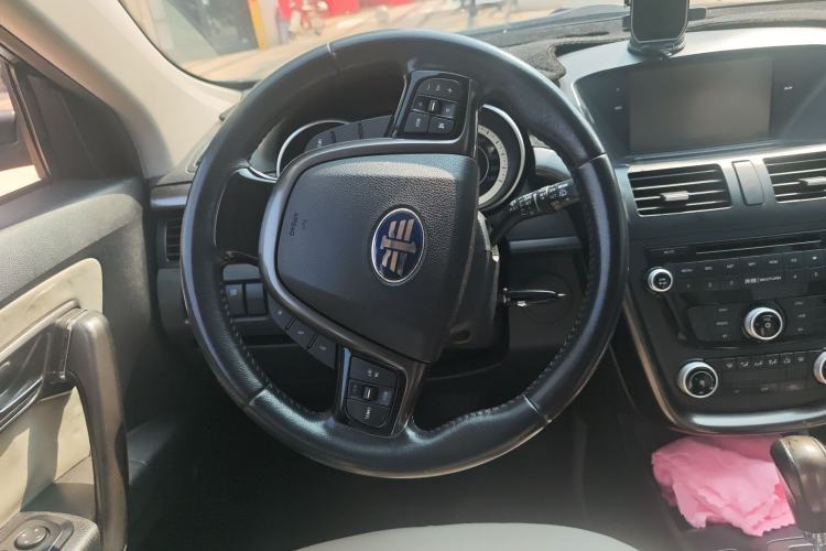 Used Bestune X80 2015 2.0L automatic comfort version Steering Wheel