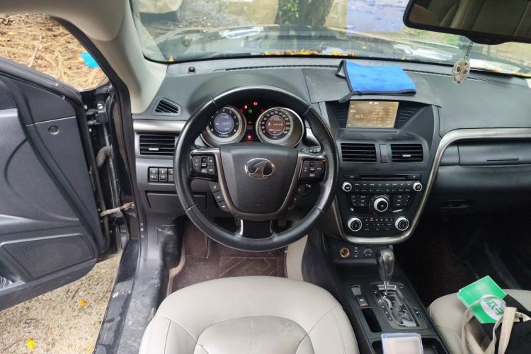 Used Bestune X80 2015 2.0L automatic luxury version Steering Wheel
