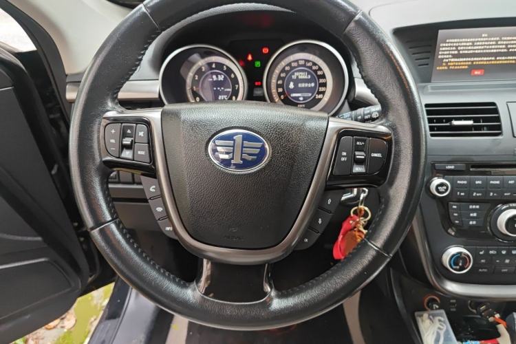 Used Bestune X80 2015 1.8T Automatic Luxury Model Steering Wheel