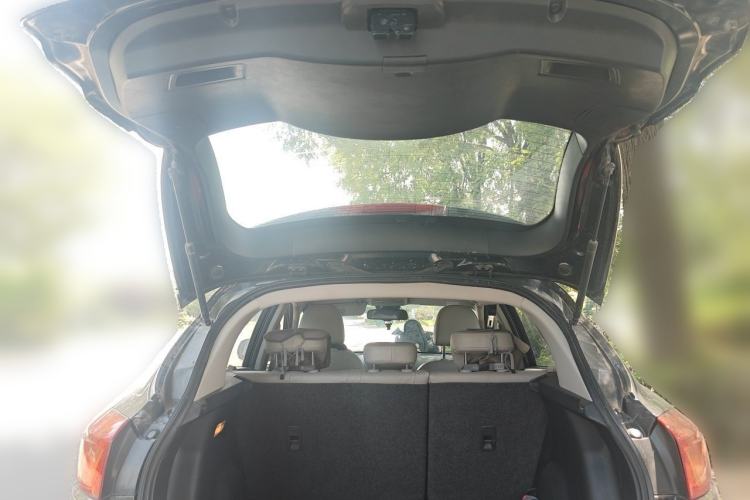 Used Bestune X80 2015 2.0L Manual Luxury Edition Trunk