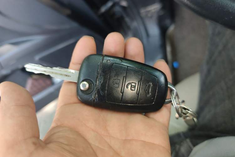 Used Bestune X80 2015 2.0L automatic comfort version Vehicle Key