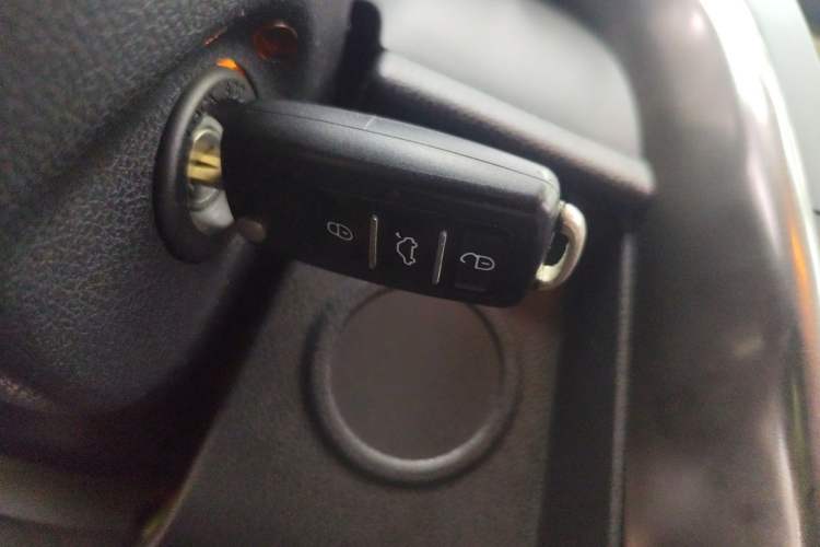 Used Bestune X80 2015 2.0L automatic luxury version Vehicle Key