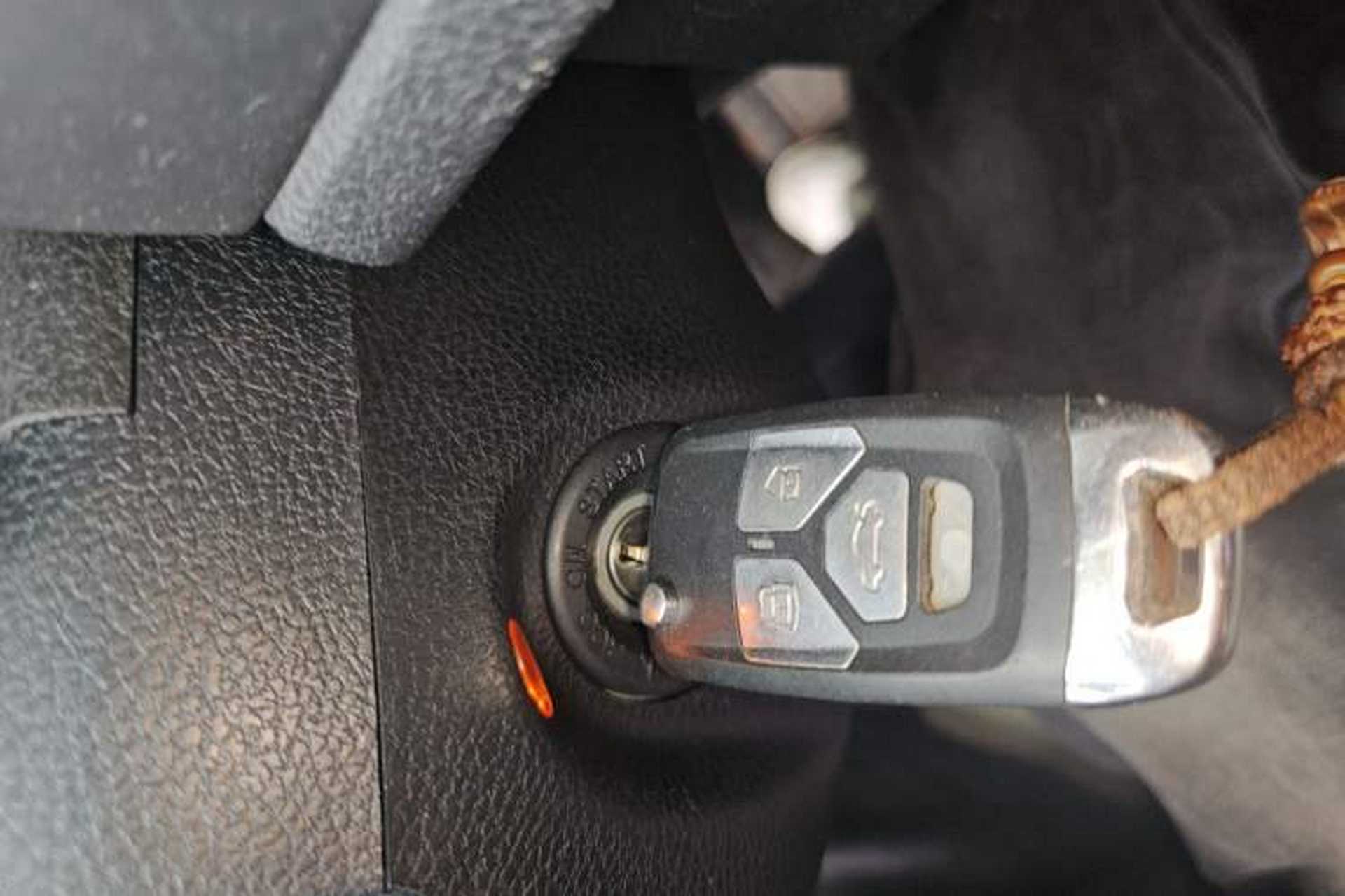 Used Bestune X80 2015 2.0L Automatic Comfort Anniversary Edition Vehicle Key