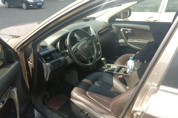 Used Bestune X80 2015 2.0L automatic luxury version Driver Seat