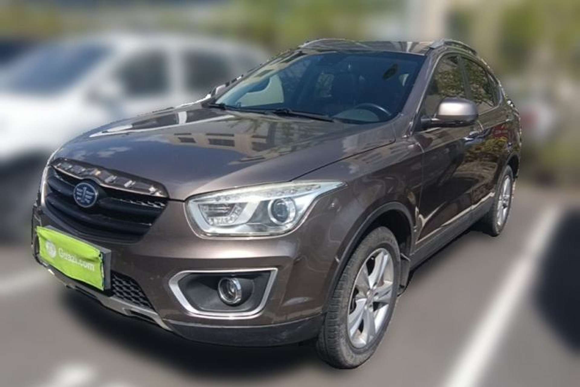 Used Bestune X80 2015 2.0L automatic luxury version Front Left 45 Deg