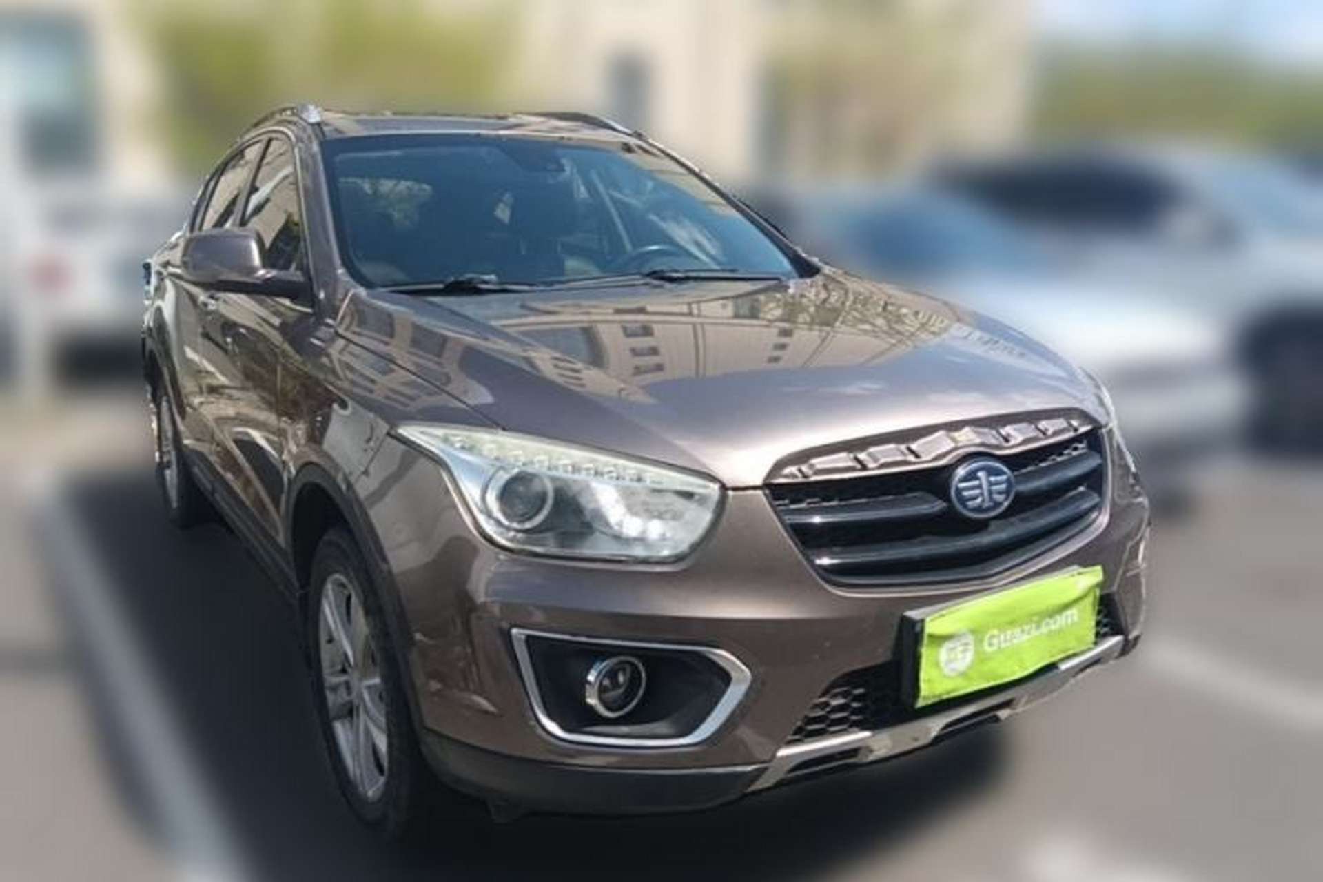 Used Bestune X80 2015 2.0L automatic luxury version Front Right 45 Deg