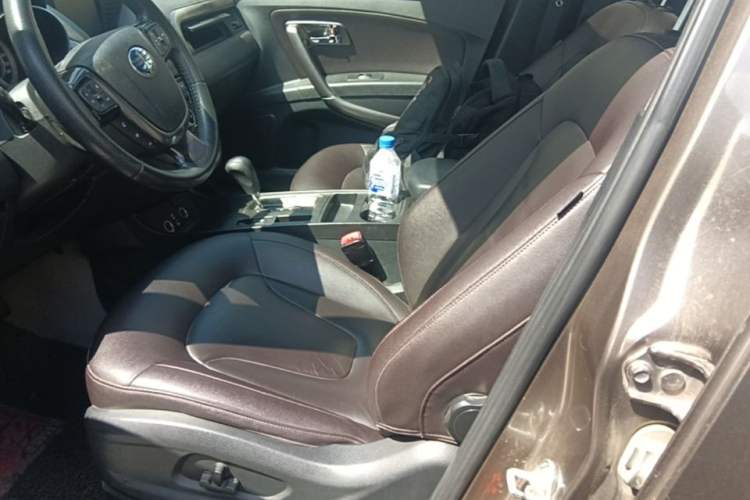 Used Bestune X80 2015 2.0L automatic luxury version Left Front Seat