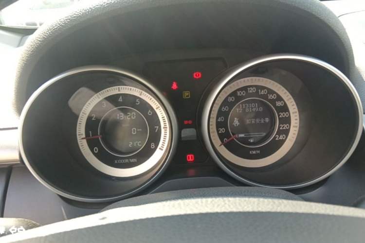 Used Bestune X80 2015 2.0L automatic luxury version Odometer Close Up