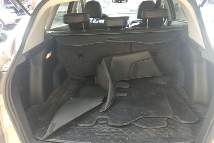 Used Bestune X80 2015 2.0L automatic luxury version Trunk