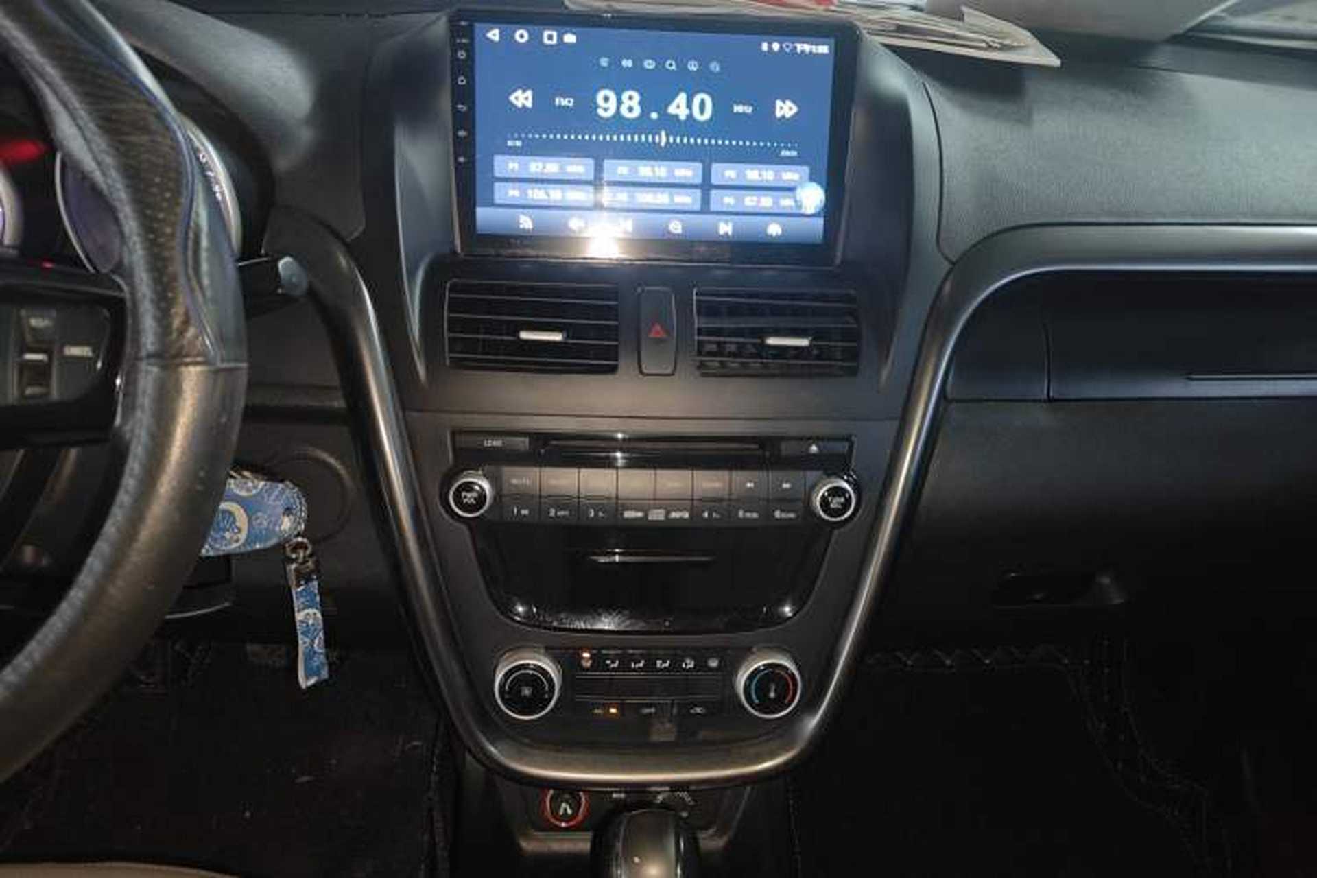 Used Bestune X80 2015 2.0L Automatic Comfort Anniversary Edition Audio And AC Panel