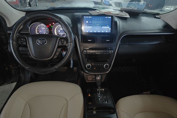 Used Bestune X80 2015 2.0L Automatic Comfort Anniversary Edition Center Console
