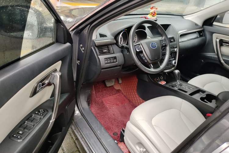 Used Bestune X80 2015 1.8T Automatic Luxury Model Driver Seat