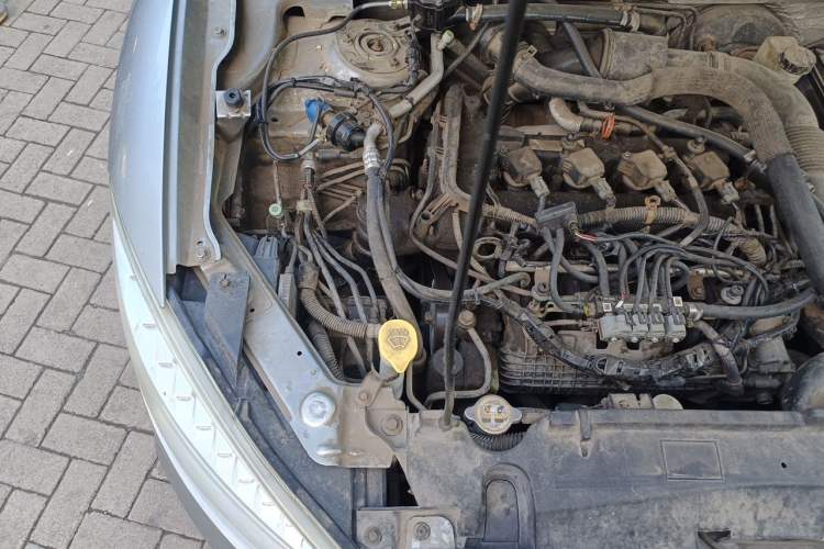Used Bestune X80 2015 1.8T Automatic Luxury Model Engine Bay Right