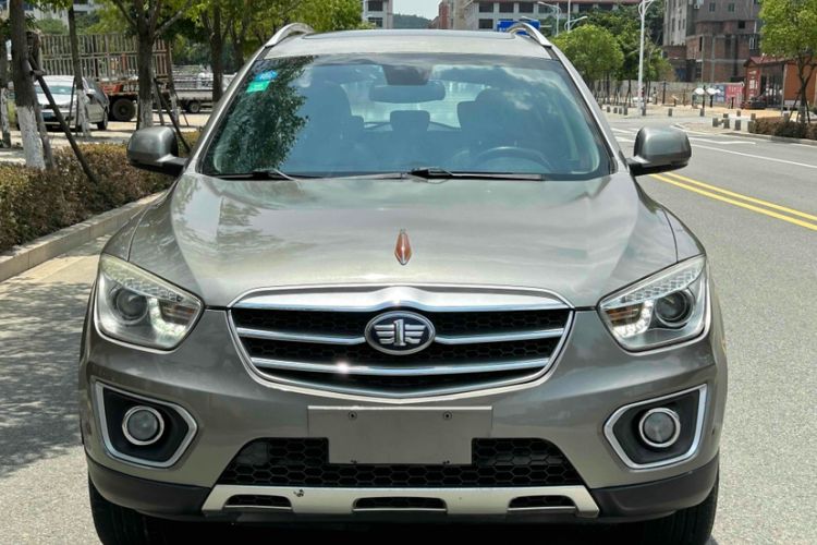 Used Bestune X80 2015 2.0L automatic luxury version Exterior 1