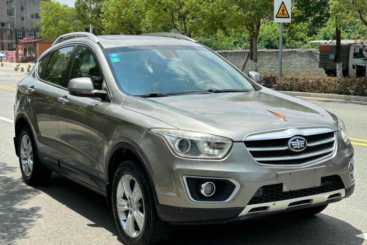 Used Bestune X80 2015 2.0L automatic luxury version Exterior 2