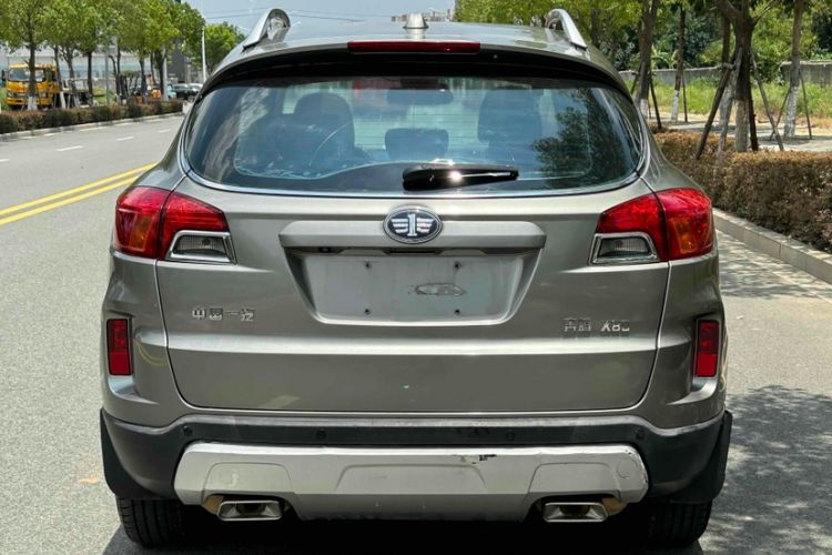 Used Bestune X80 2015 2.0L automatic luxury version Exterior 4