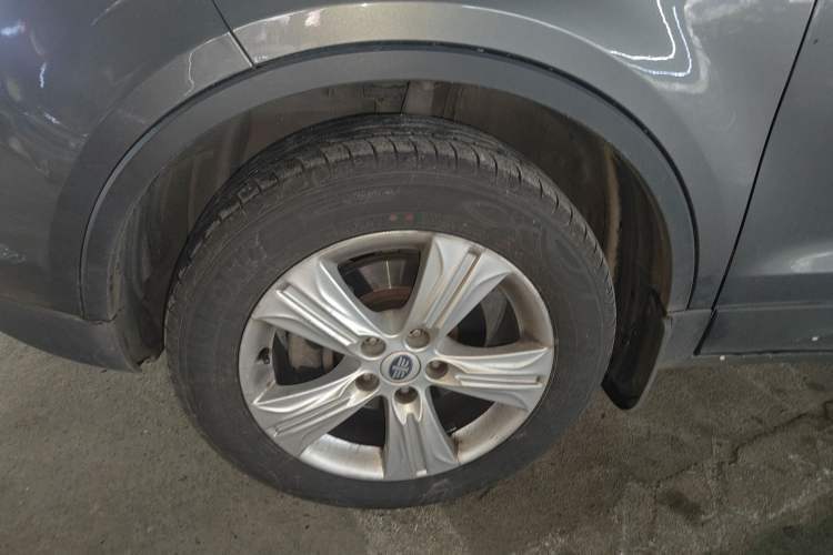 Used Bestune X80 2015 2.0L Automatic Comfort Anniversary Edition Exterior 4