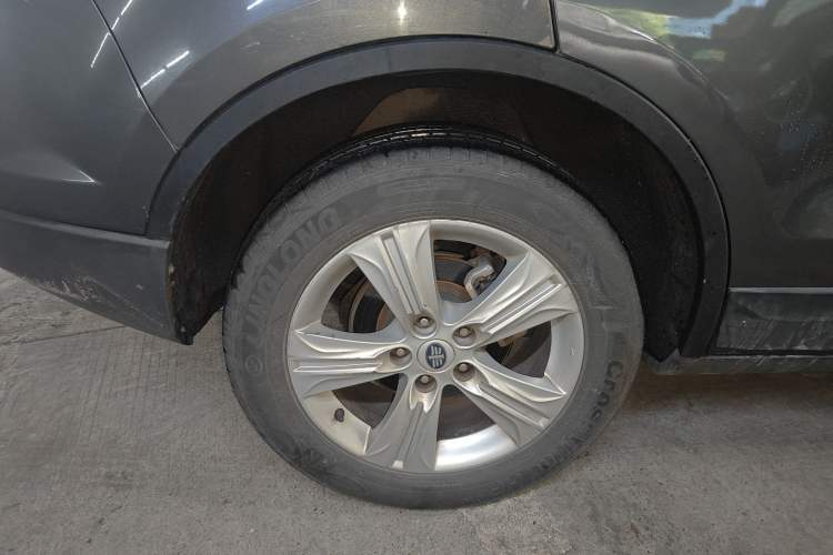 Used Bestune X80 2015 2.0L Automatic Comfort Anniversary Edition Exterior 5