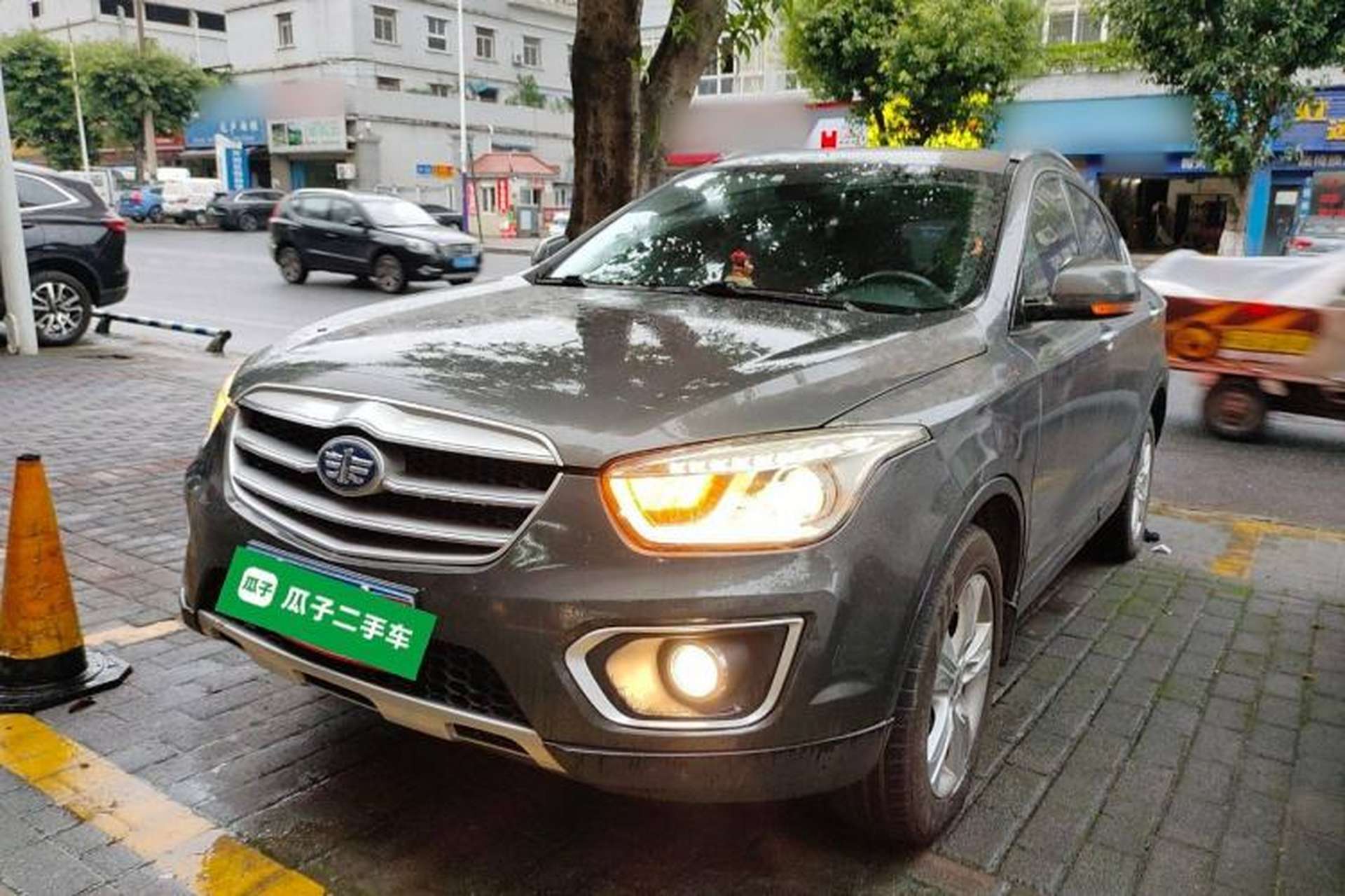 Used Bestune X80 2015 1.8T Automatic Luxury Model Front Left 45 Deg
