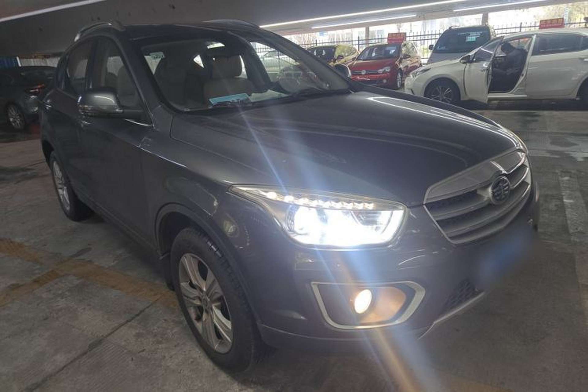Used Bestune X80 2015 2.0L Automatic Comfort Anniversary Edition Front Right 45 Deg