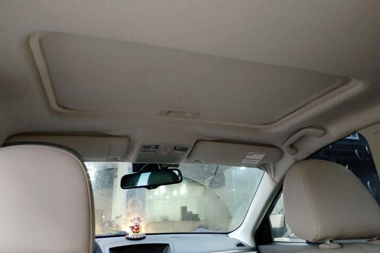 Used Bestune X80 2015 1.8T Automatic Luxury Model Headliner