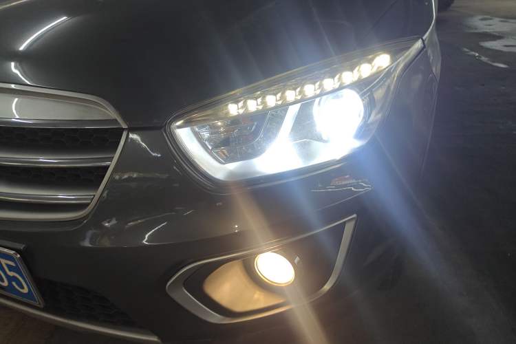 Used Bestune X80 2015 2.0L Automatic Comfort Anniversary Edition Left Front Headlight