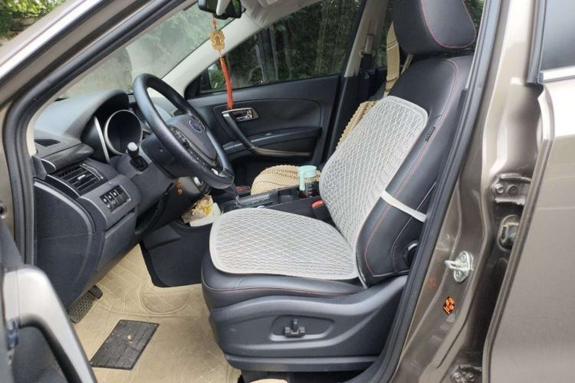 Used Bestune X80 2015 2.0L automatic luxury version Left Front Seat