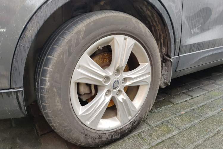Used Bestune X80 2015 1.8T Automatic Luxury Model Left Front Wheel Hub