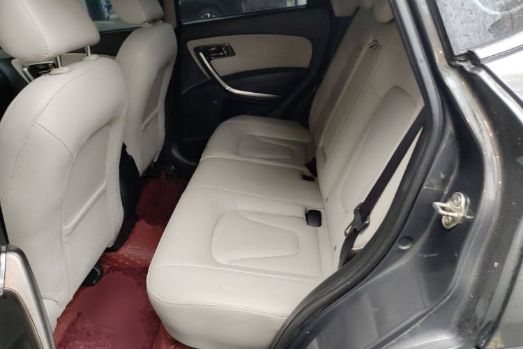 Used Bestune X80 2015 1.8T Automatic Luxury Model Left Rear Seat