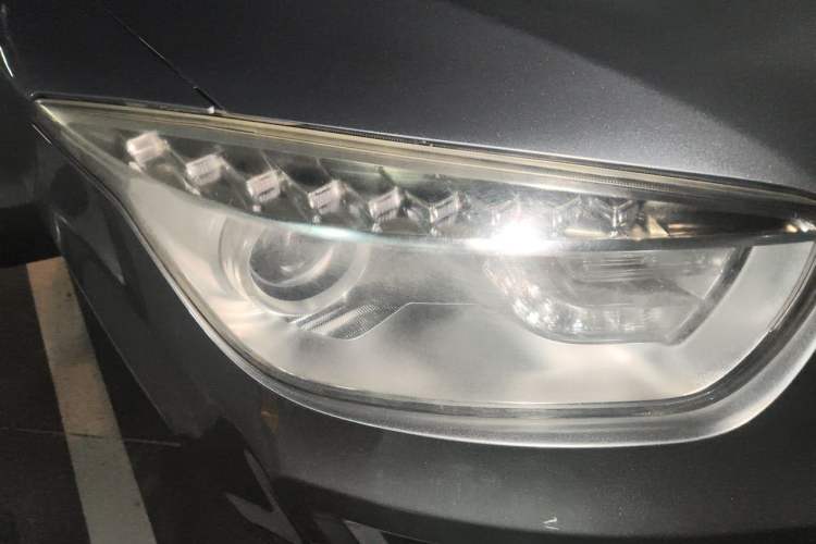 Used Bestune X80 2015 2.0L Automatic Comfort Anniversary Edition Right Front Headlight
