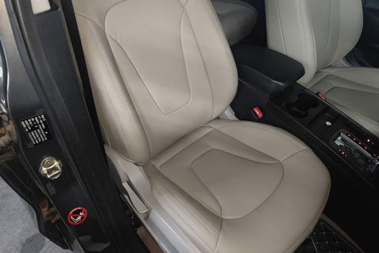 Used Bestune X80 2015 2.0L Automatic Comfort Anniversary Edition Right Front Seat