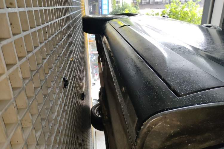 Used Bestune X80 2015 1.8T Automatic Luxury Model Right Side Sill