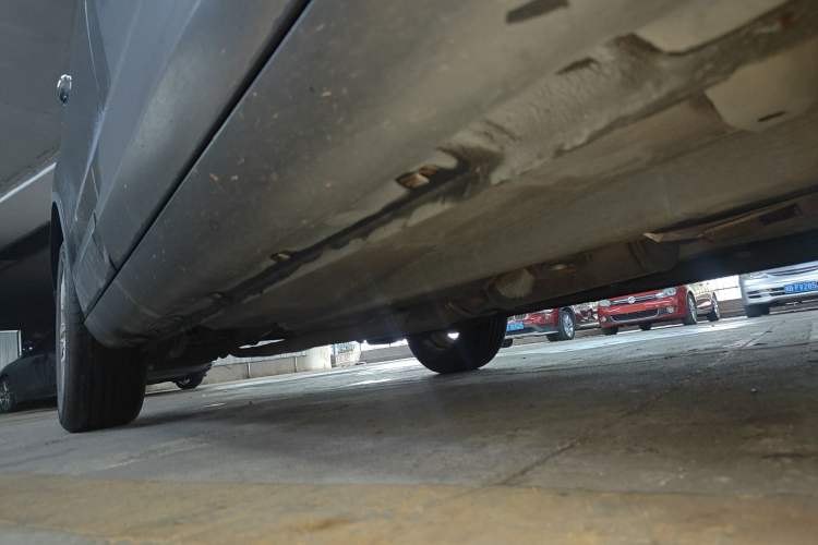 Used Bestune X80 2015 2.0L Automatic Comfort Anniversary Edition Right Side Sill