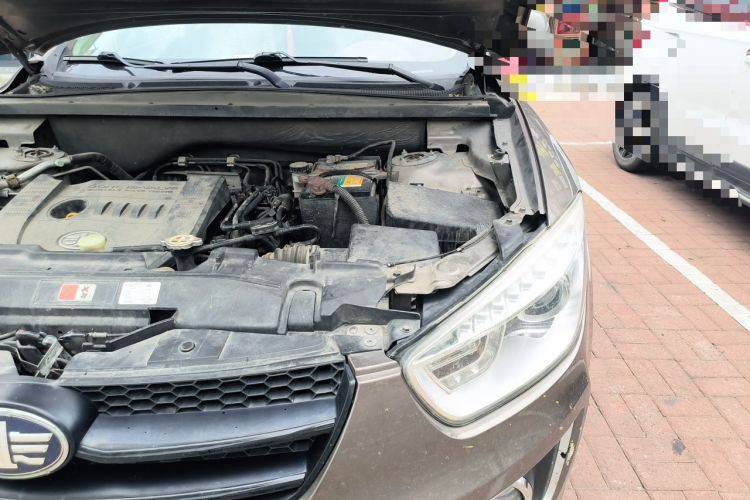 Used Bestune X80 2015 2.0L automatic luxury version Engine Bay Left