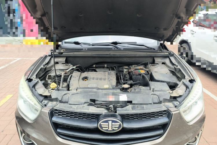 Used Bestune X80 2015 2.0L automatic luxury version Engine Bay