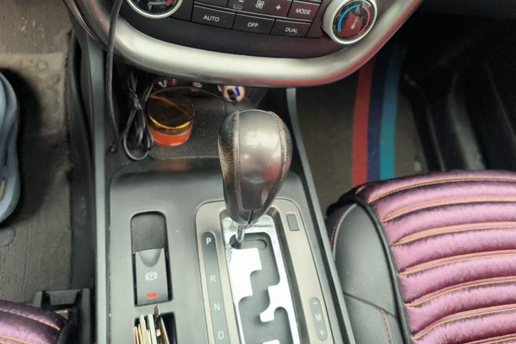 Used Bestune X80 2015 2.0L automatic luxury version Gear Lever