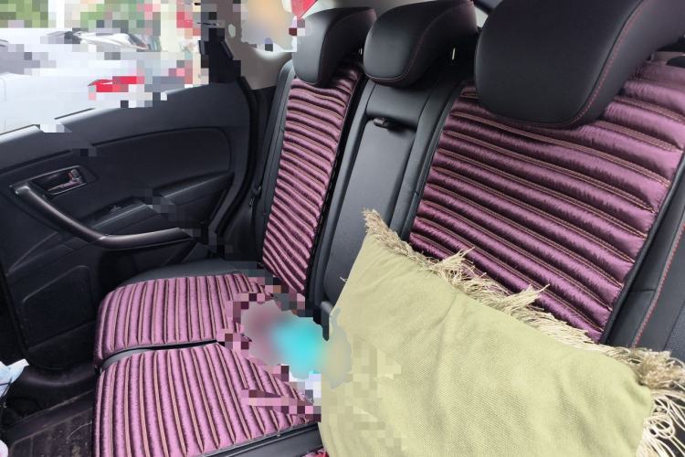 Used Bestune X80 2015 2.0L automatic luxury version Left Rear Seat