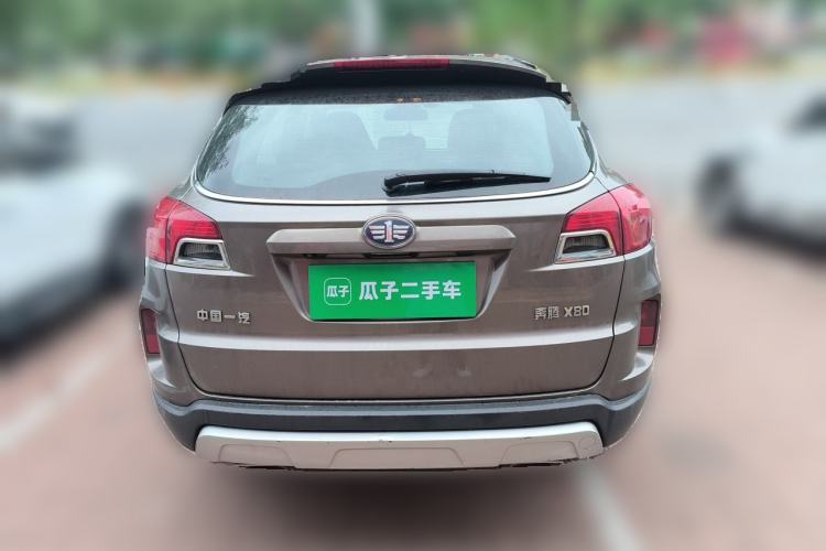 Used Bestune X80 2015 2.0L automatic luxury version Rear