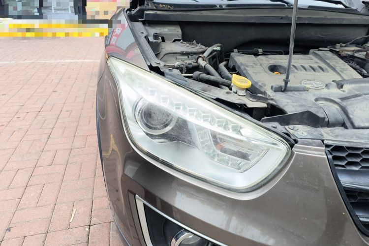 Used Bestune X80 2015 2.0L automatic luxury version Right Front Headlight