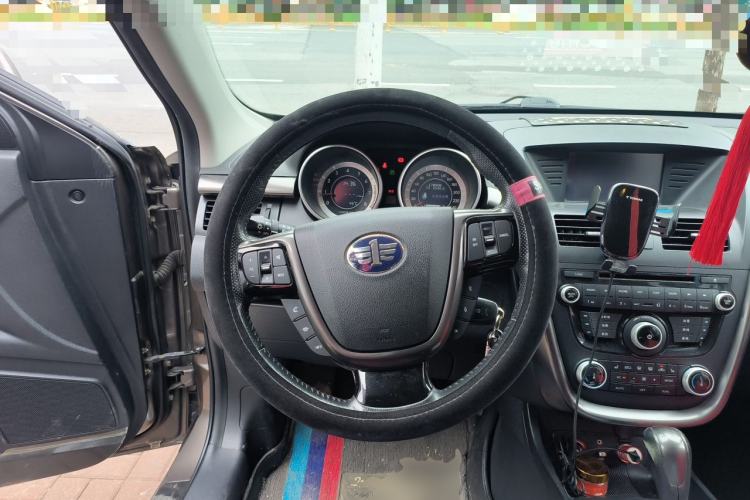 Used Bestune X80 2015 2.0L automatic luxury version Steering Wheel